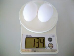 卵2個重さ